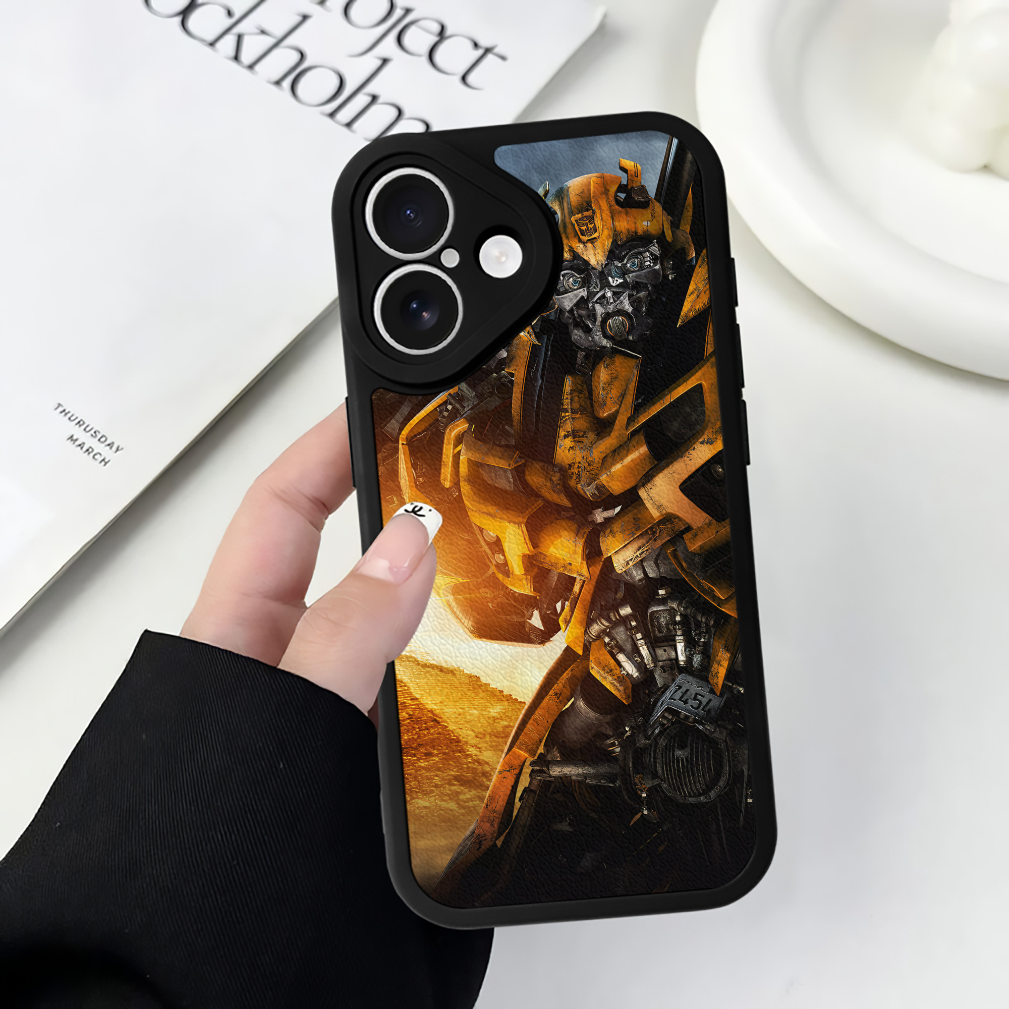 （画像用） Transformers トランスフォーマー 【iPhone 16シリーズ対応】シリコンスマホケース（レザー調） 材質：シリコン